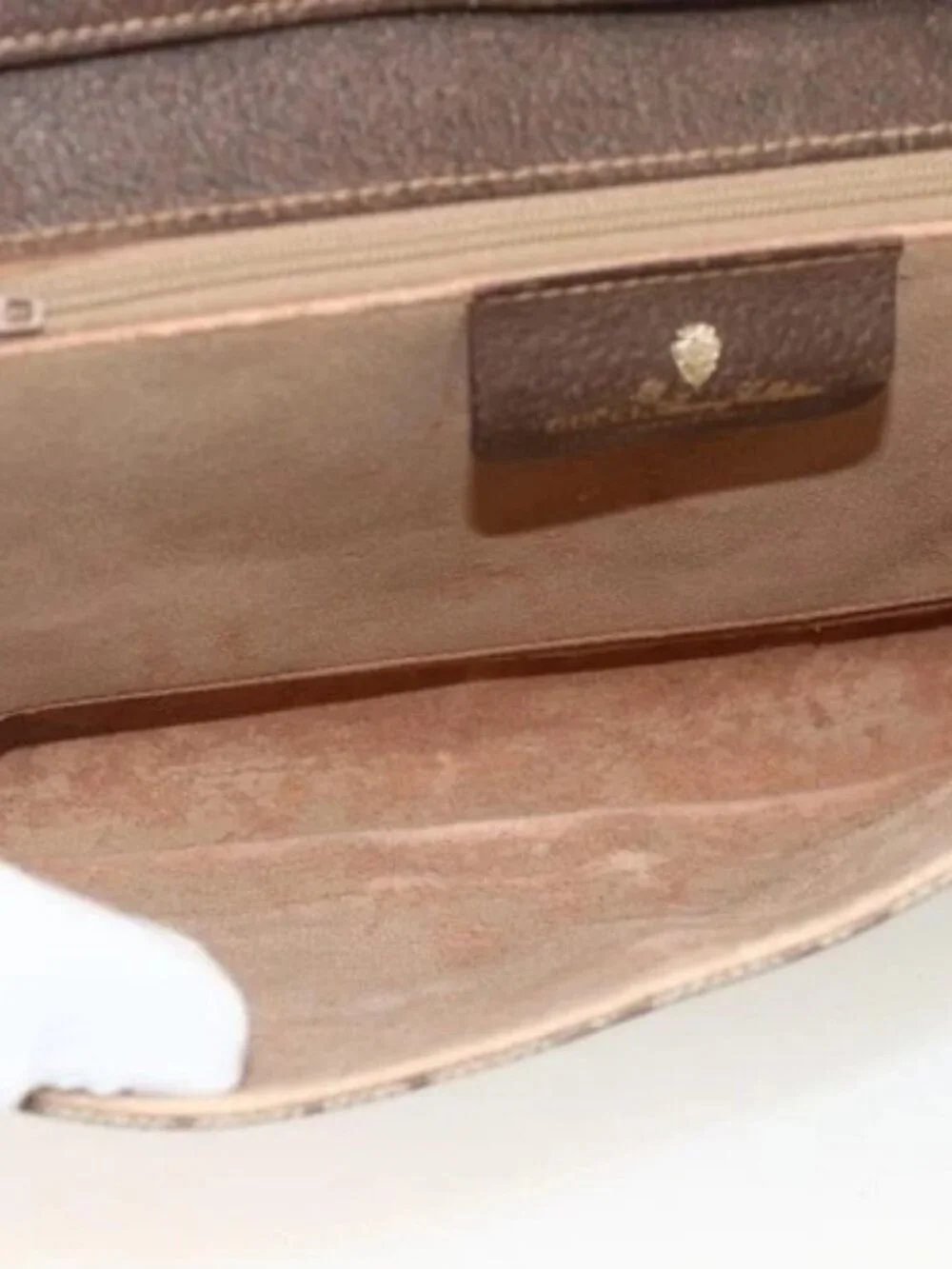GUCCI GG Supreme Shoulder Bag PVC Beige Gold Auth ka3509